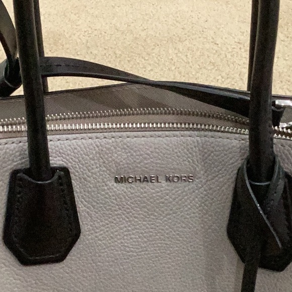 Used purse - Picture 2 of 4